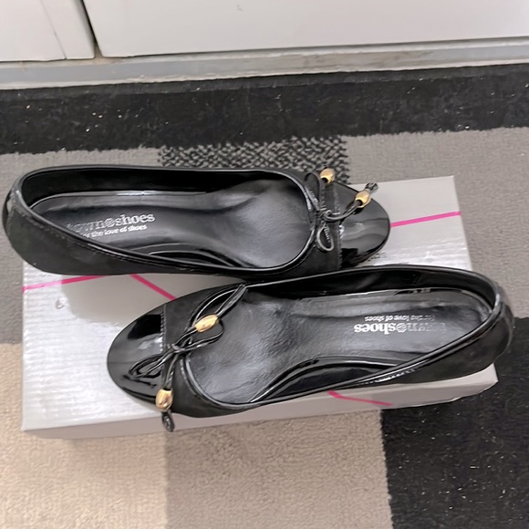 Black Pumps for sale - Picture 2 of 3